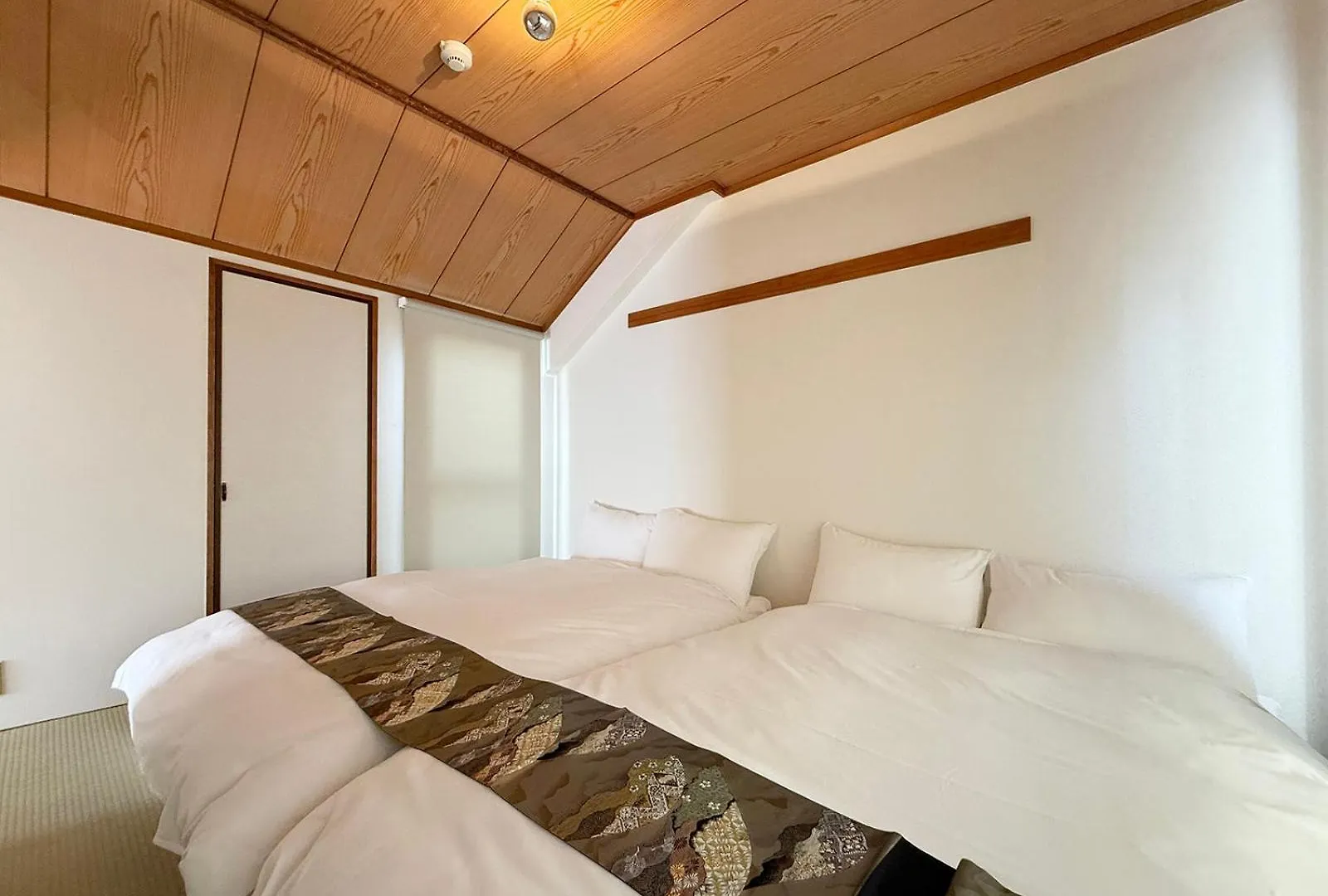Residence Yu - Quiet & Cozy Apartments Steps From City Center 히로시마 0*,  일본